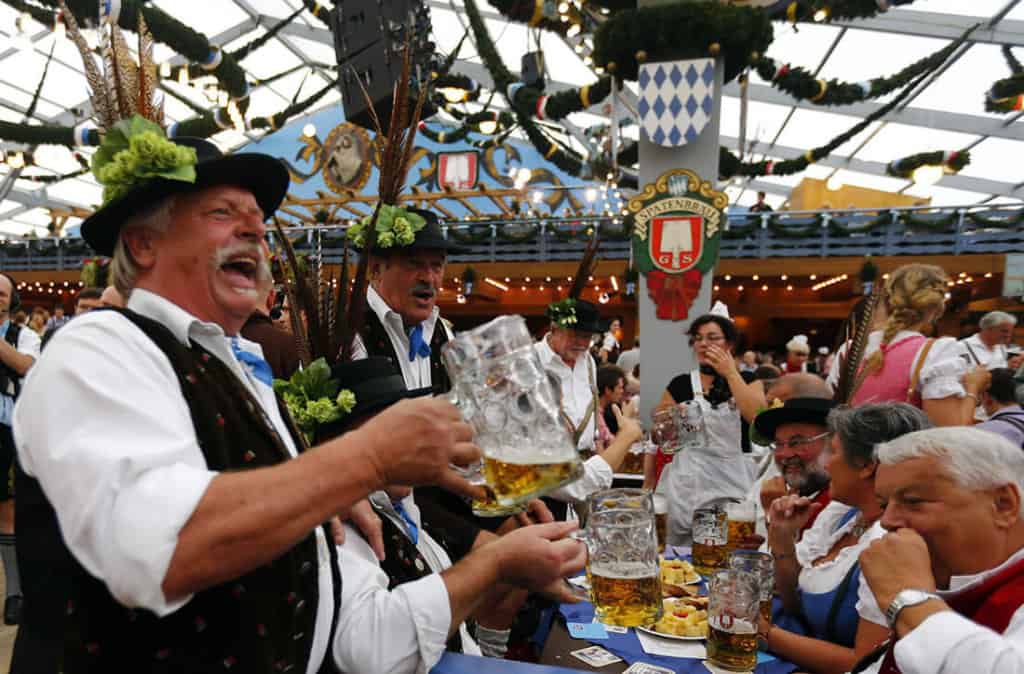 oktoberfest-munich-ambiance