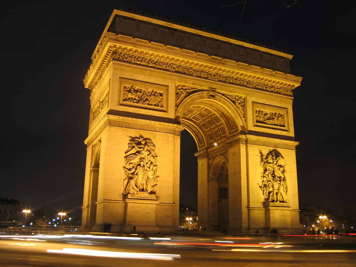 Paris_arc_de_Triomphe_place_de_l'Etoile_la_nuit
