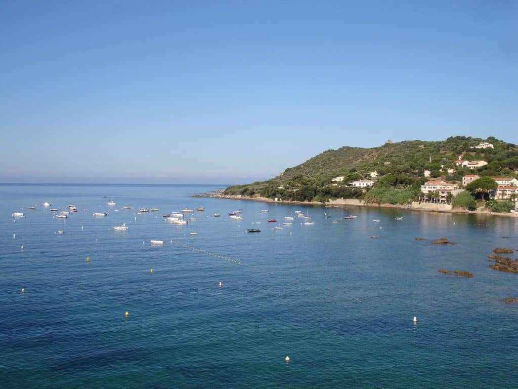 venir a ajaccio en ferry