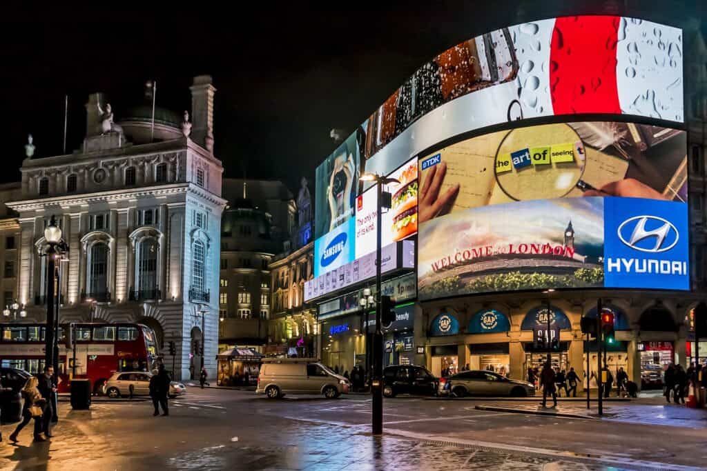 piccadilly circus